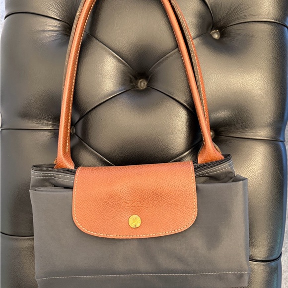 Longchamp Le Pliage Classic Large Gray Tote with Brown Leather Trim - Picture 4 of 10